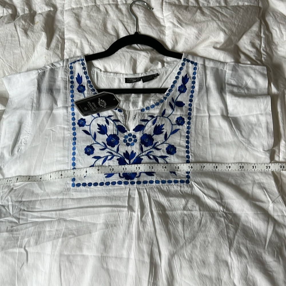 NWT XL white embroidered cap sleeve top - Picture 4 of 7